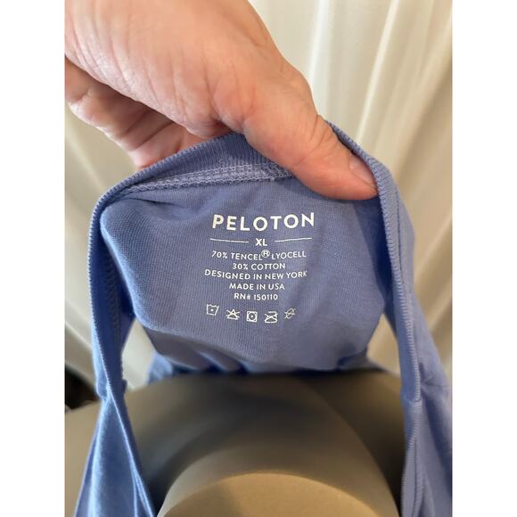 Peloton Flow Racer Tank Women's top size Extra Large - Picture 4 of 4